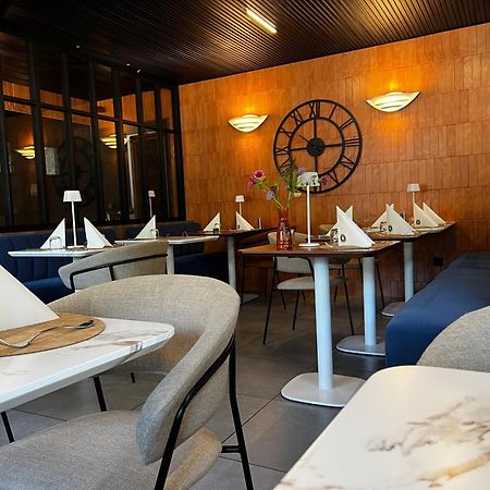 Hotel De La Gare Eygliers Екстер'єр фото