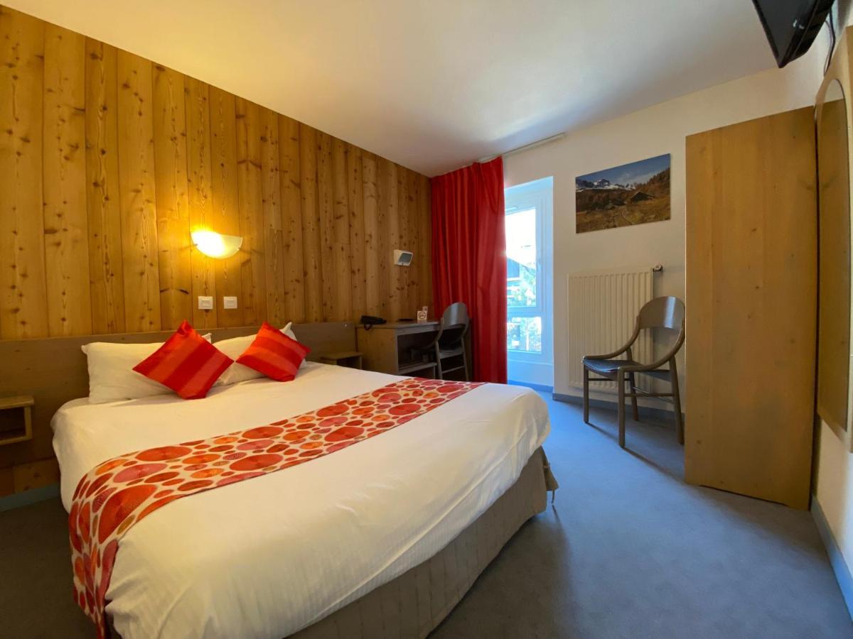 Hotel De La Gare Eygliers Екстер'єр фото