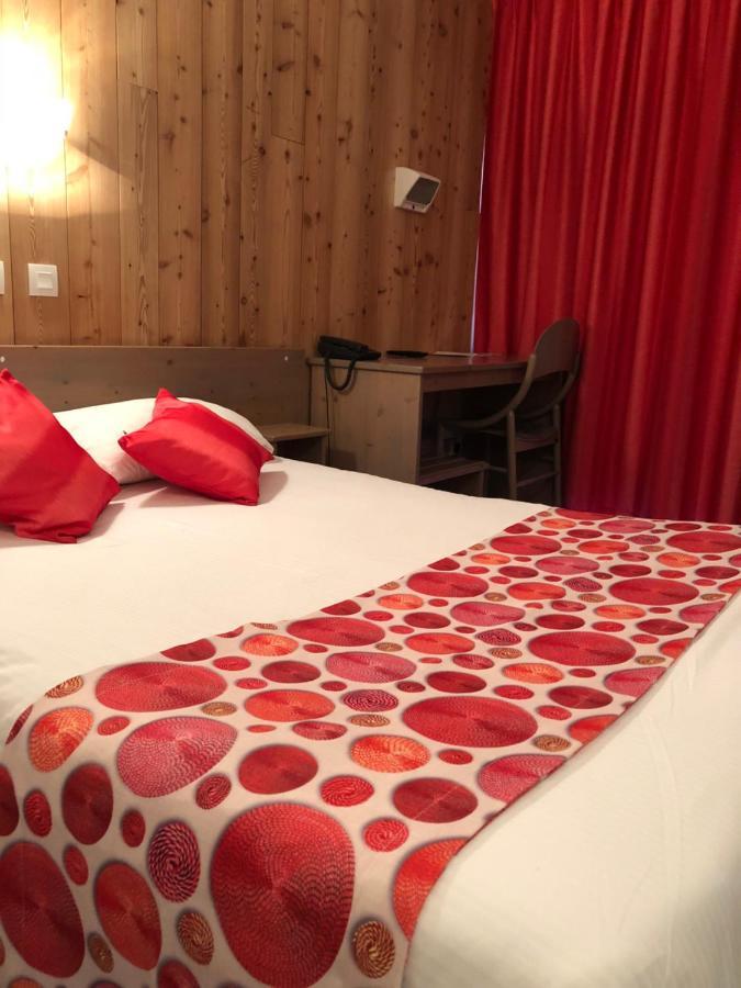 Hotel De La Gare Eygliers Екстер'єр фото