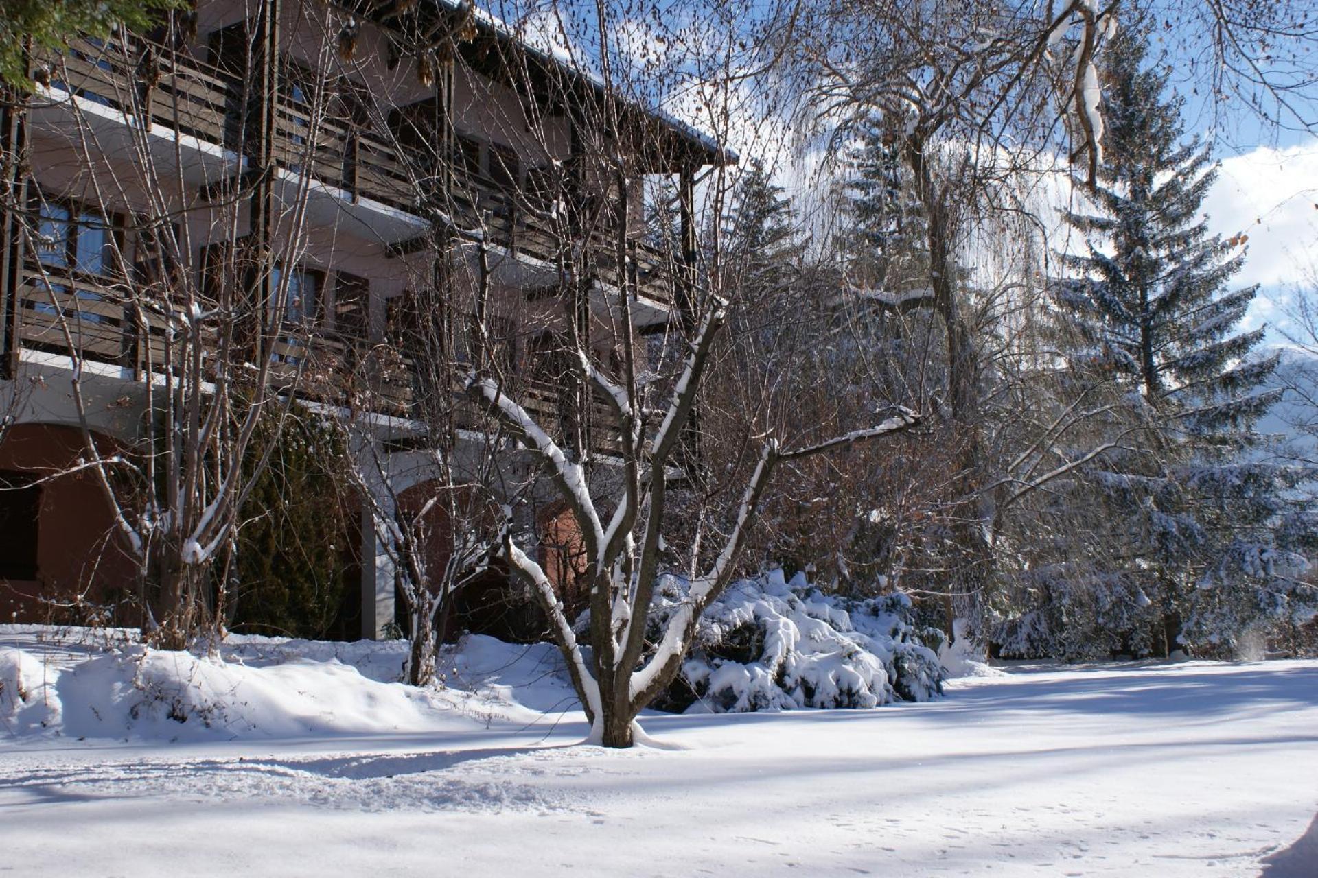 Hotel De La Gare Eygliers Екстер'єр фото