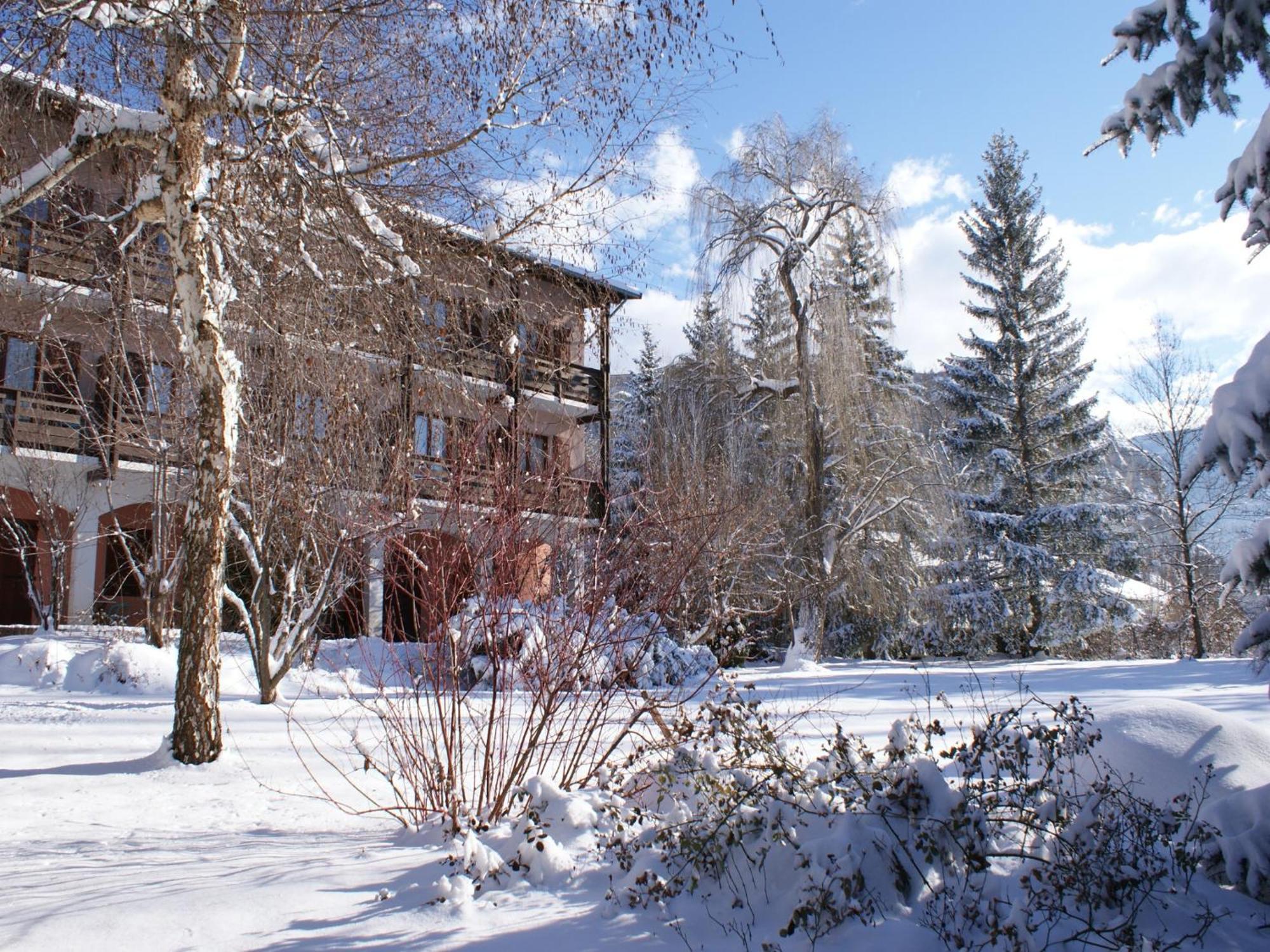 Hotel De La Gare Eygliers Екстер'єр фото